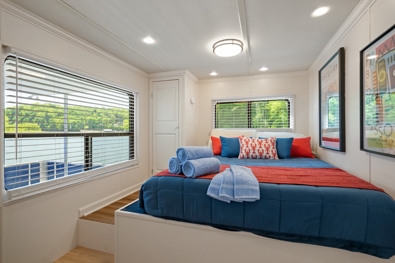 Liberty Houseboat Bedroom-2