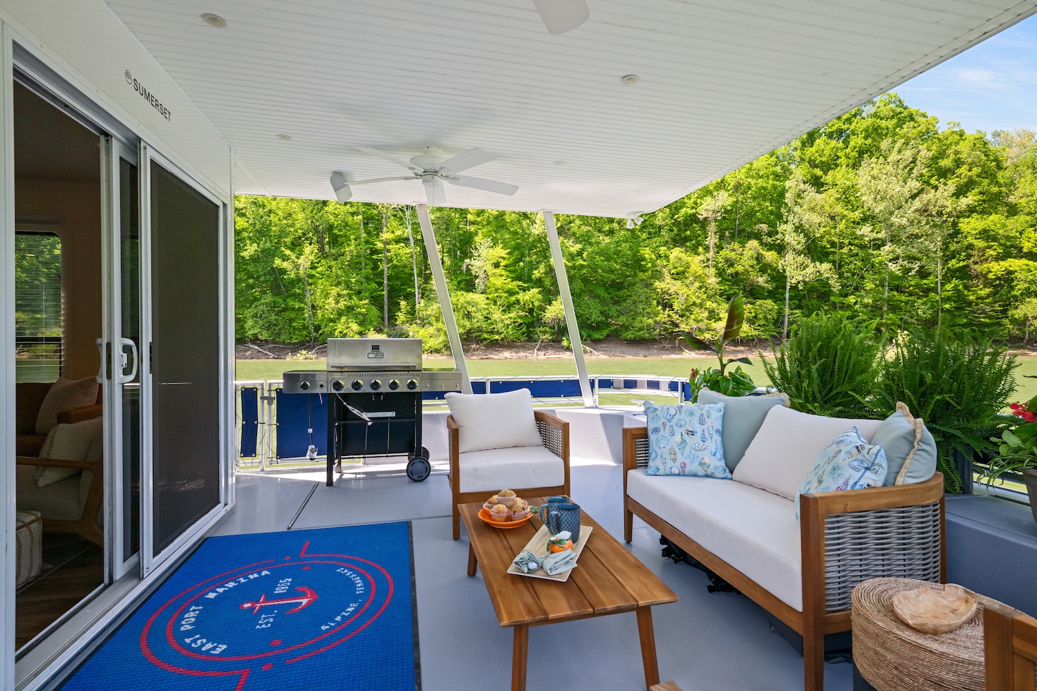 Liberty Houseboat Front Deck-1