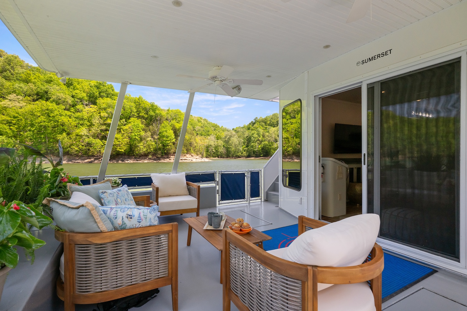 Liberty Houseboat Front Deck-2