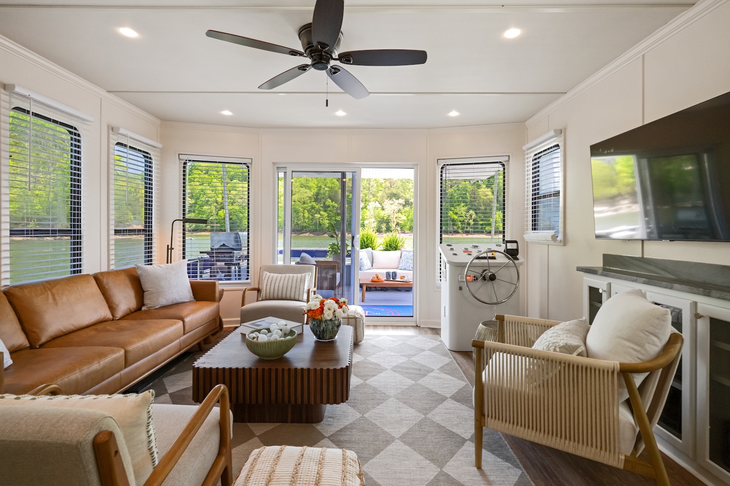 Liberty Houseboat Interior-3